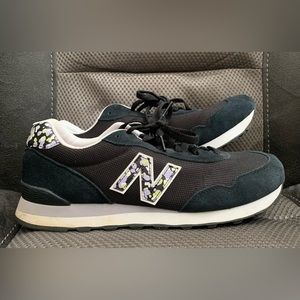 Womens size 12 new balance tennis shoes